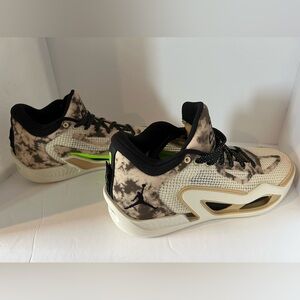 Jordan Tatum 1 Tunnel Nike Men's Athletic Shoes DZ3320-200 Size 9.5 New In Box!